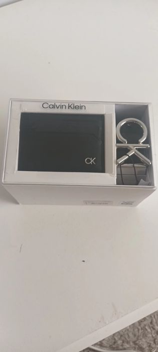 Carteira e cinto Calvin Klein