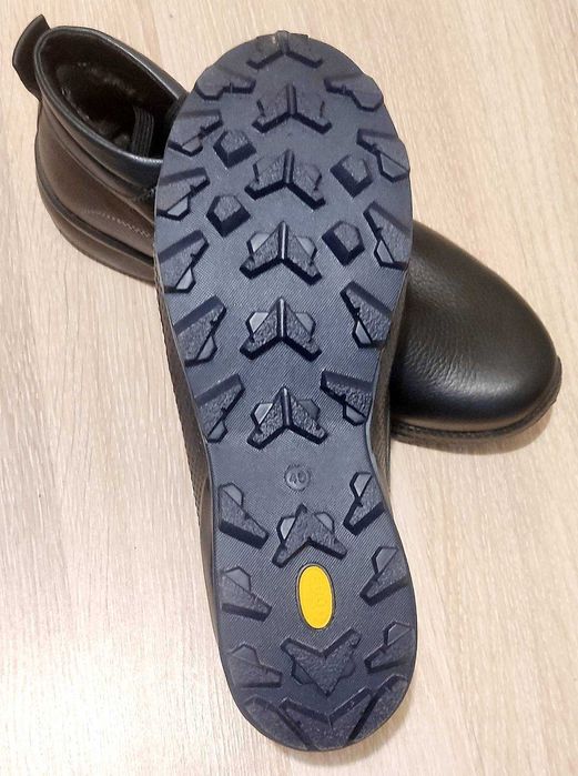 Buty zimowe, skórzane, nowy. Rozmiar 44-45.