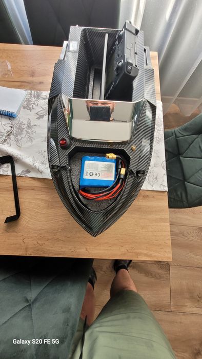 Łódka zanętowa v080