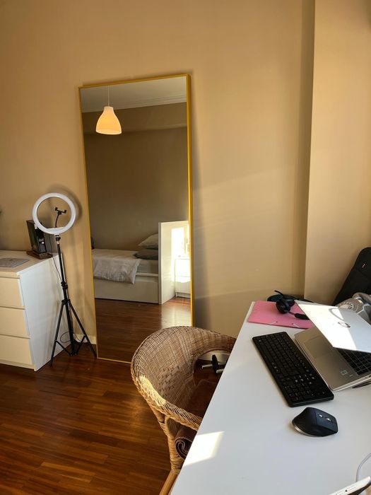 Quarto com roupeiro embutido em Queluz, entrada imediata