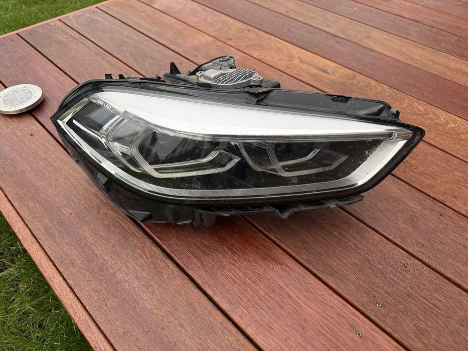 Reflektor BMW F40 Led Prawy