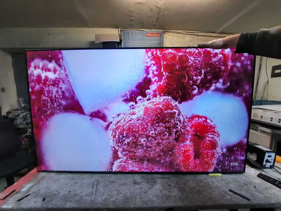 65" SAMSUNG НОВИЙ 4K UHD 8серія Смарт Український 65BU8500 з Німеччини