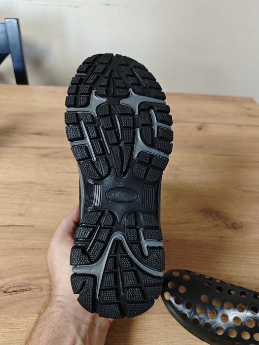 Nowe buty zimowe, ocieplane, czarne, unisex, w góry, rzepy, futerko, Trekkingowe
