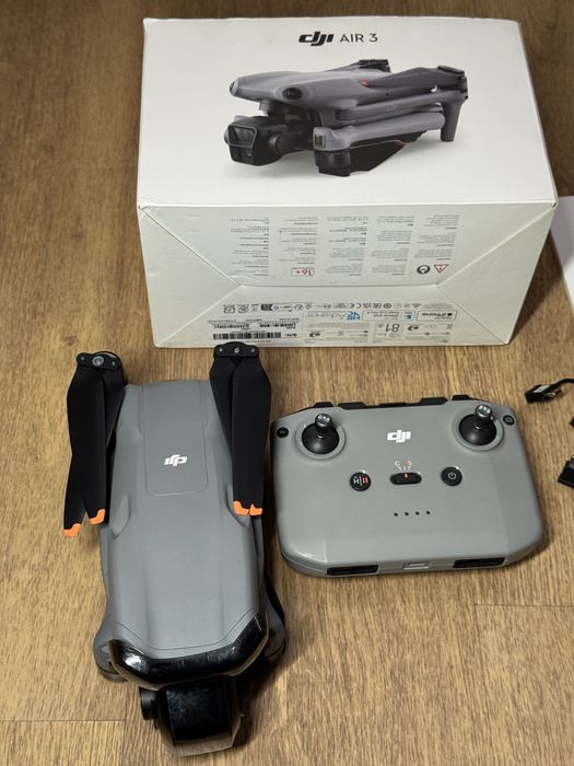 DJI Air 3 Дрон, повний комплект з коробкою.