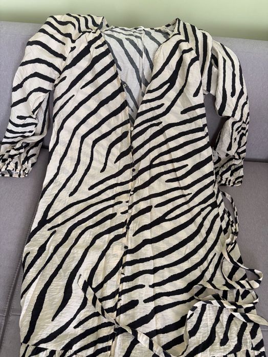 Сукня в енімал принт НМ