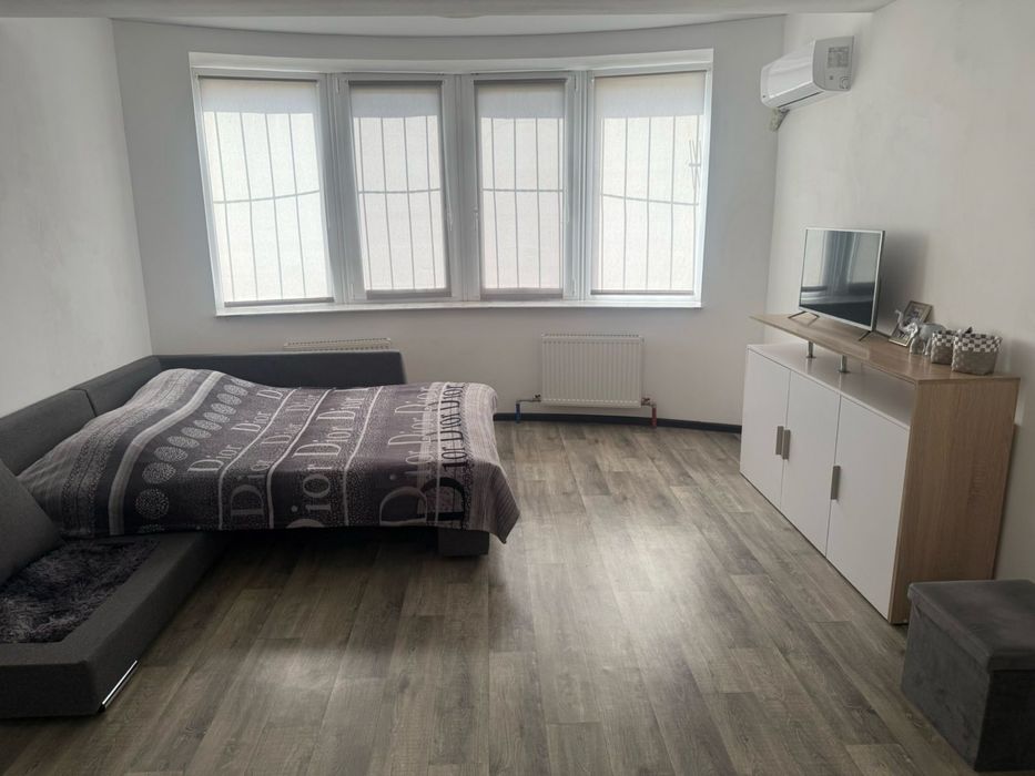 Южне Південне  Іванова 12 квартира подобово 1 поверх всі зручності