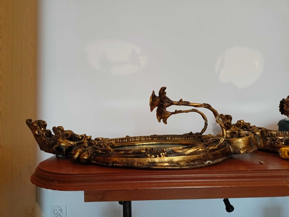 Piękne lustro w kolorze złota