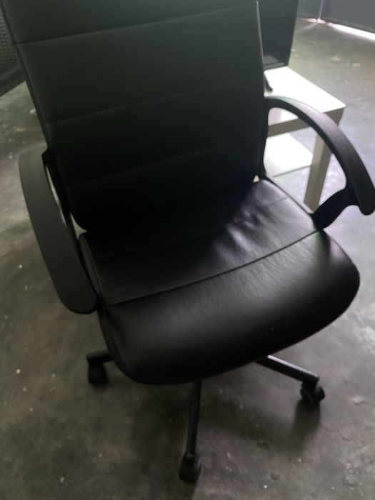 Cadeira Preta IKEA