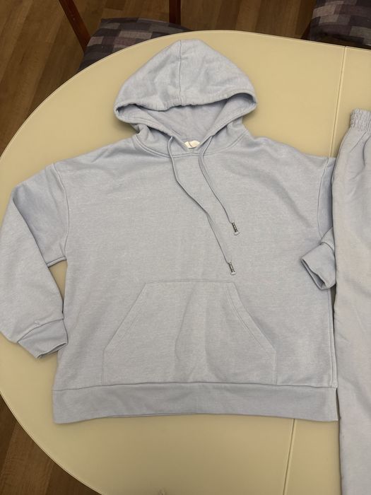 Продам спортивные костюмы девочке 12-14 лет