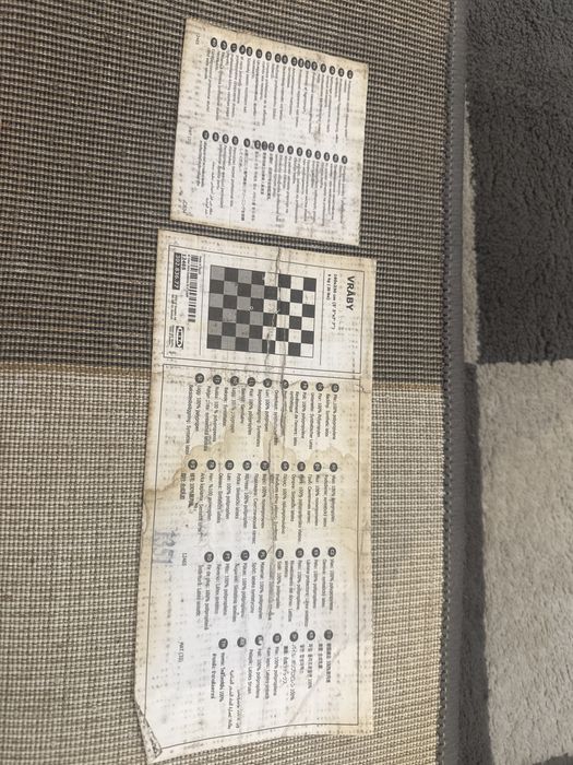 Carpete VRABY IKEA quadrados