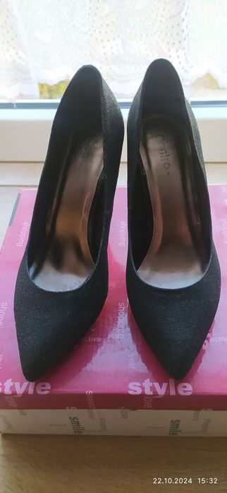 Sexowne czarne szpilki
