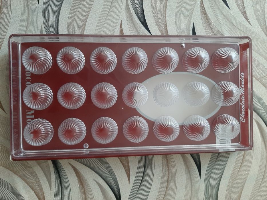 Поликарбонатная форма для шоколада