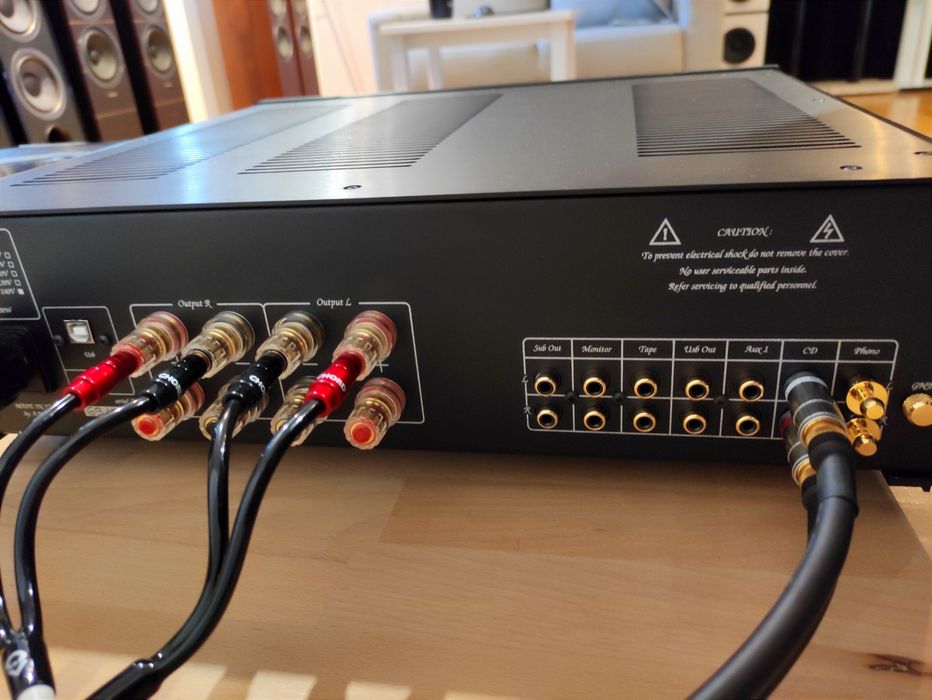 Wzmacniacz hybrydowy Unison Research Unico Due 2x100W Sklep AVŚwiat