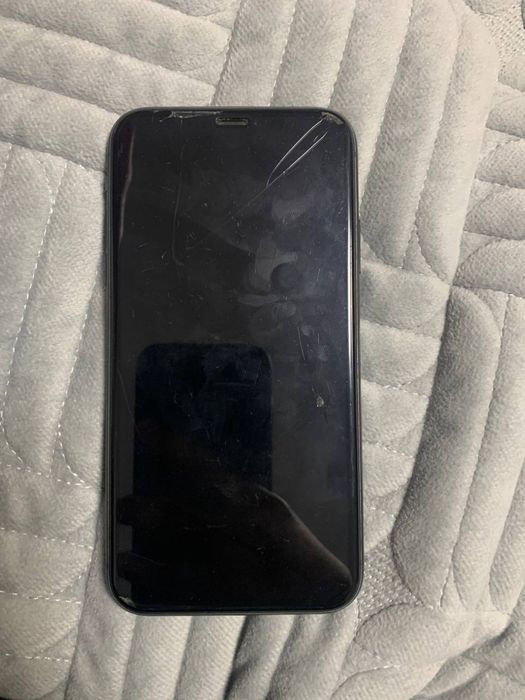 Продам iPhone 11