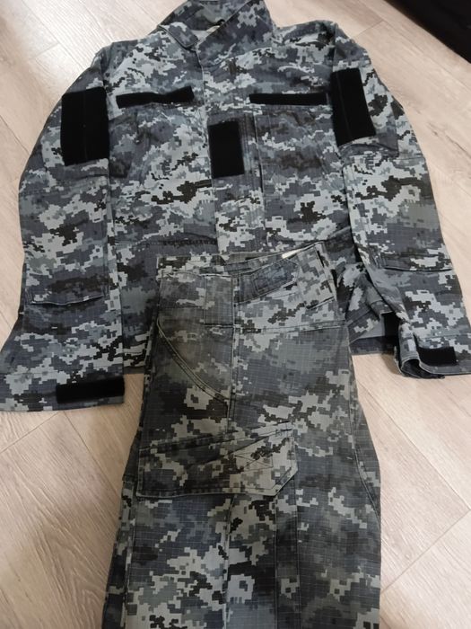 Форма синій піксель 46р