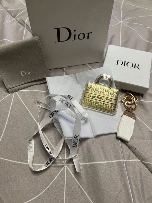 Brelok breloczek do kluczy dior