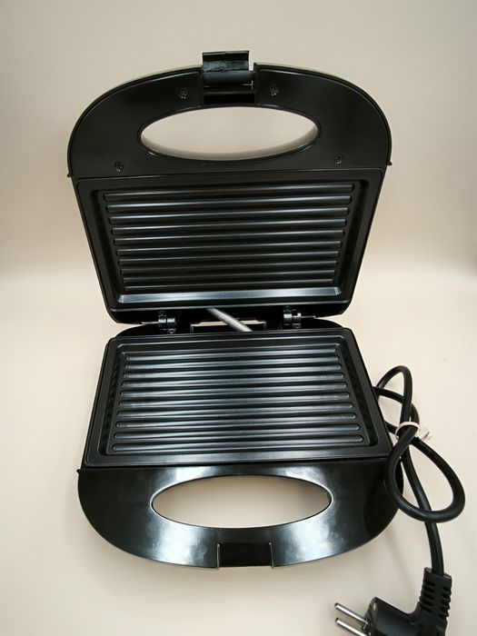 Toster Opiekacz Home Essentails czarny 750 W