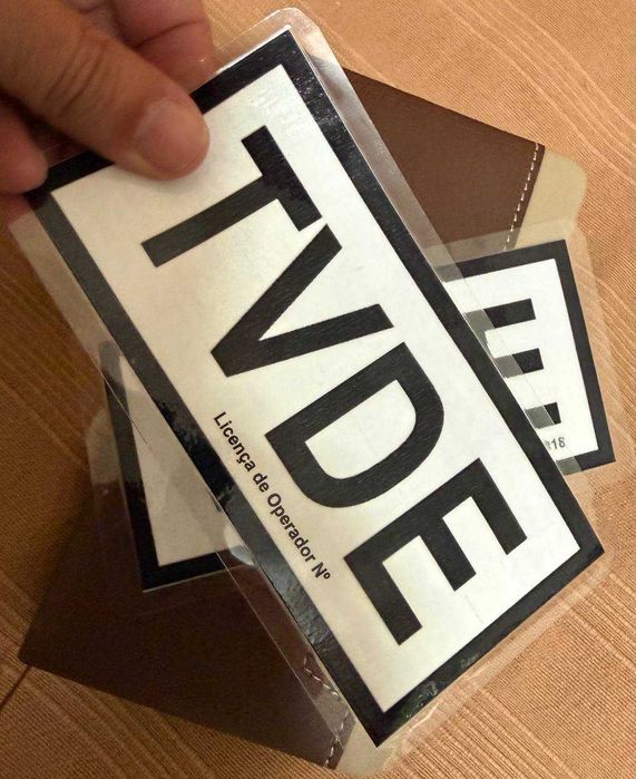 Dístico TVDE plastificado