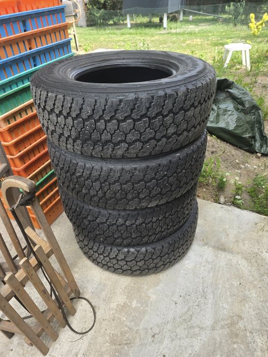 Opony at 255/75r17