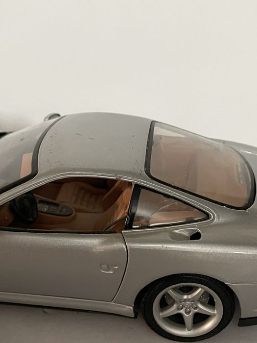 Ferrari 550 maranello escala 1/18