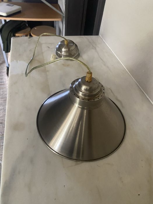 Iluminacao de teto pendente em inox