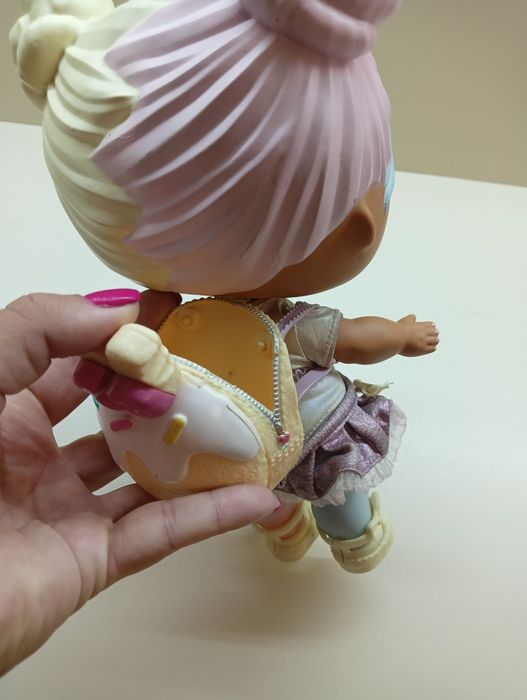 Продам куклу лол большая