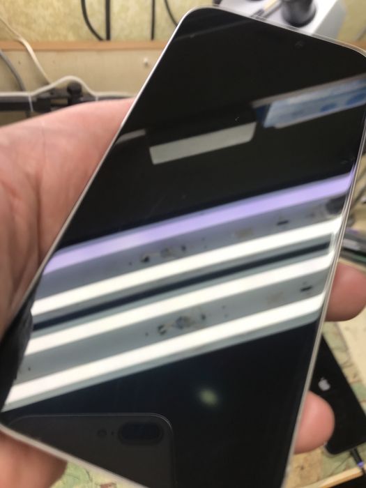 Дисплей iPhone 16 pro max оригинал переклей с дефектом