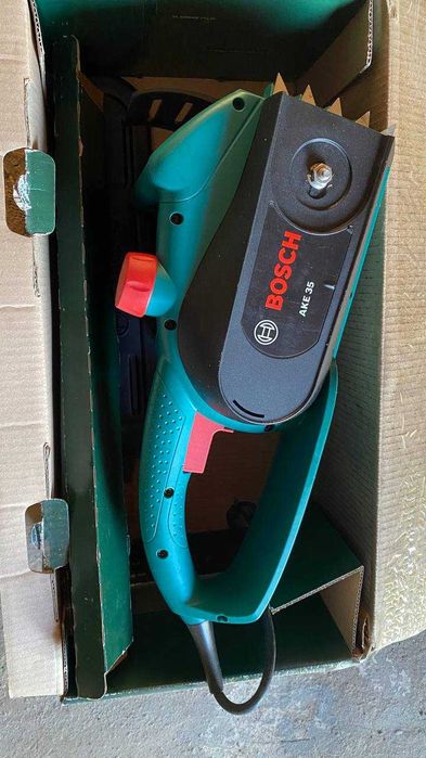 Электриечская цепная пила Bosch AKE 35