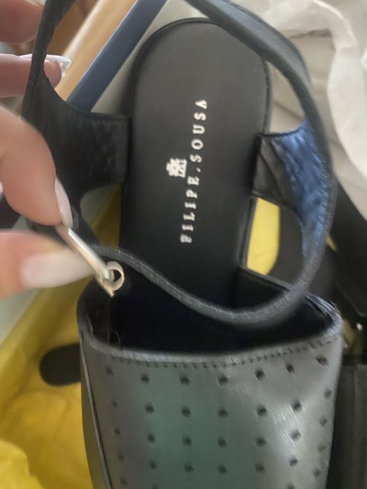 Sandálias pretas com plataforma