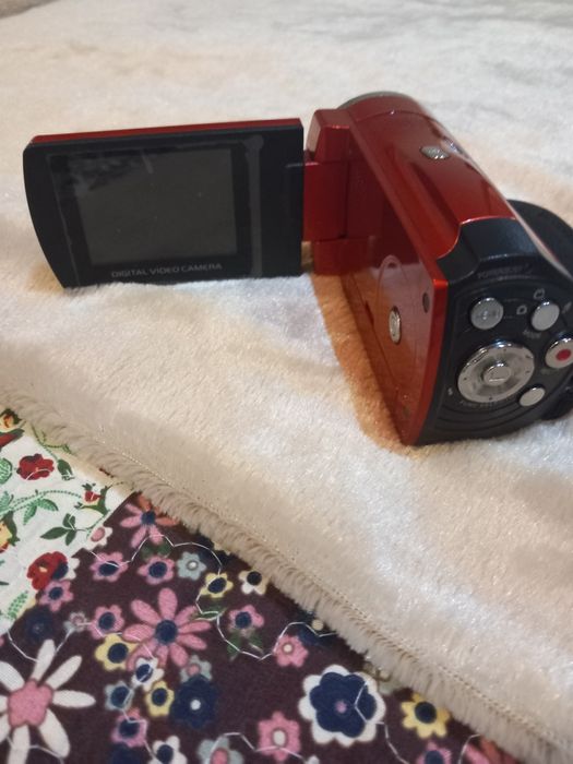 Vendo máquina  de filmar  muito bonita como nova