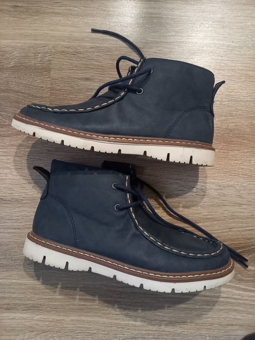 Buty zamszowe chłopięce