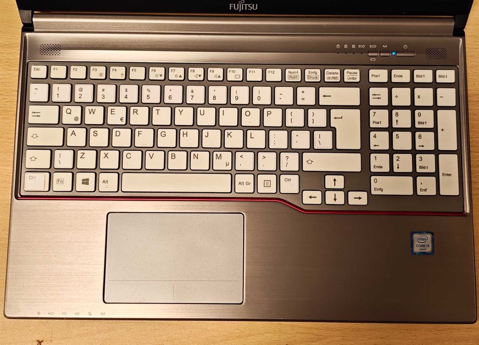 Laptop Fujitsu Lifebook E756 i5-6200/8GB/SSD 240GB/15,6 FHD/Win 10