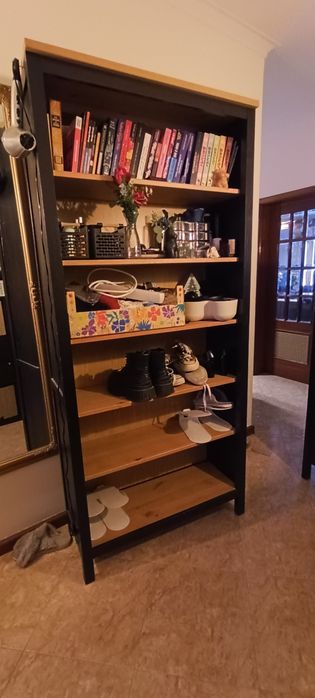Estante Hemnes preto