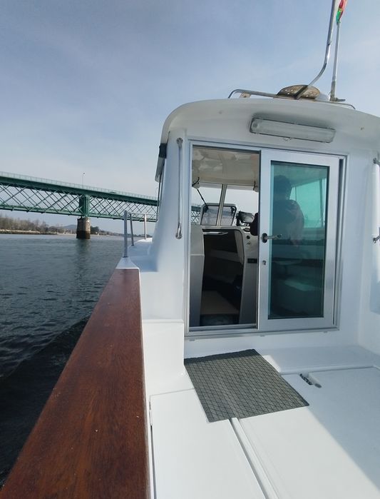 Barco cabinado Silcar 610