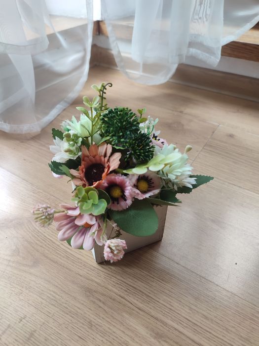 Kompozycja kwiatowa flower box