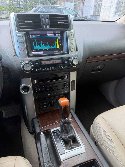 Toyota Land Cruiser 150, рік випуску - 2011.