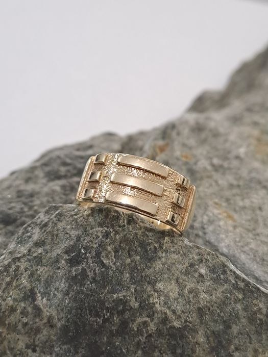 Piękny złoty sygnet damski pr.585 roz.13 Stan idealny