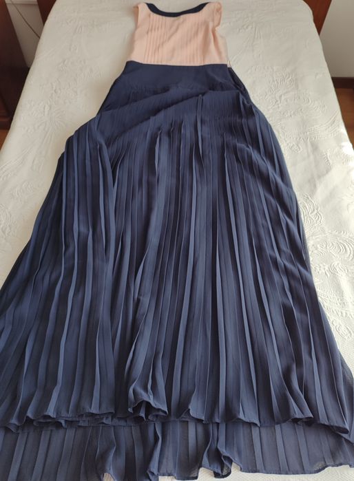 Vestido plissado comprido