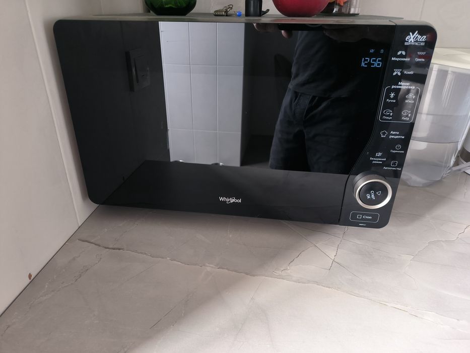 Мікрохвильова піч Whirlpool MWF 421 SL.