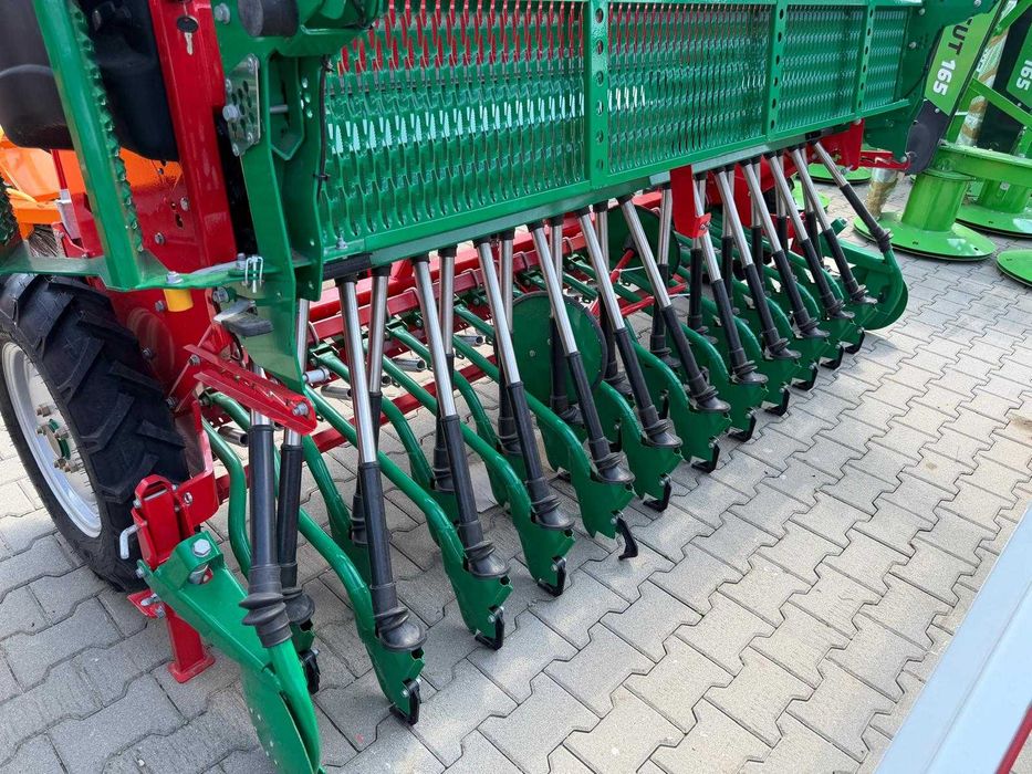 Siewnik Agro-Masz 3,0 m / 2,7 m / 2,5 m SR301 SR271 SR251