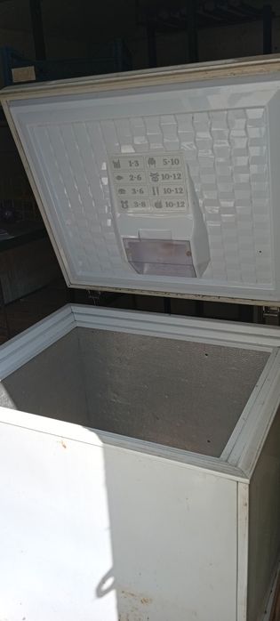 Продам ларь морозильный  глухой 300л  3000гр