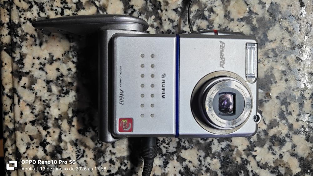 Máquina fotográfica Fujifilm finepix m603