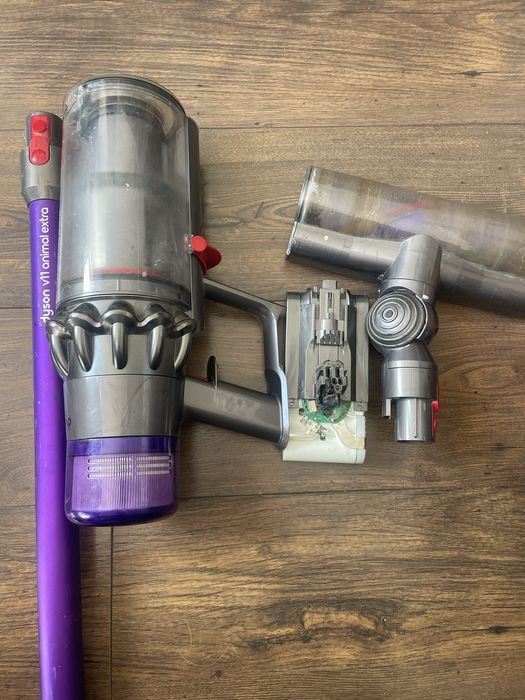Dyson v11 uszkodzony