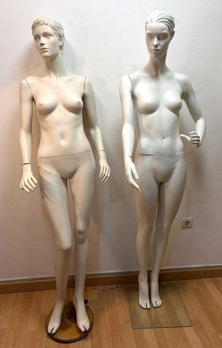 Manequins antigos femeninos,  tamanho adulto com base