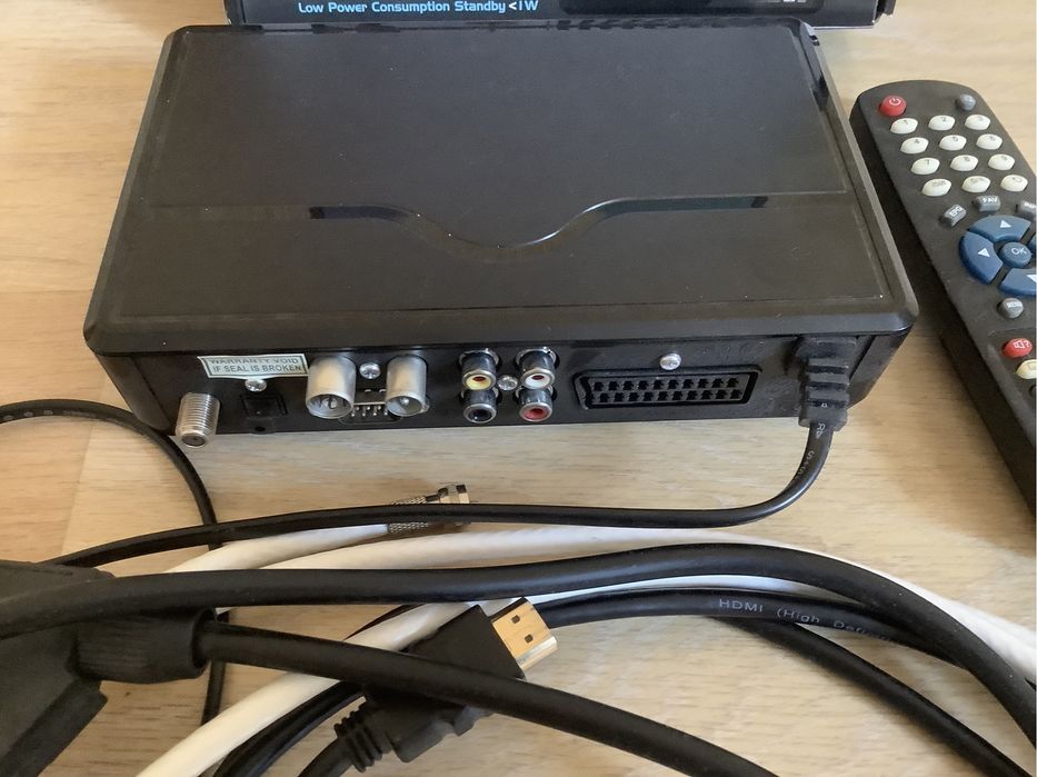 Спутниковое ТВ, тарілка, тюнер.