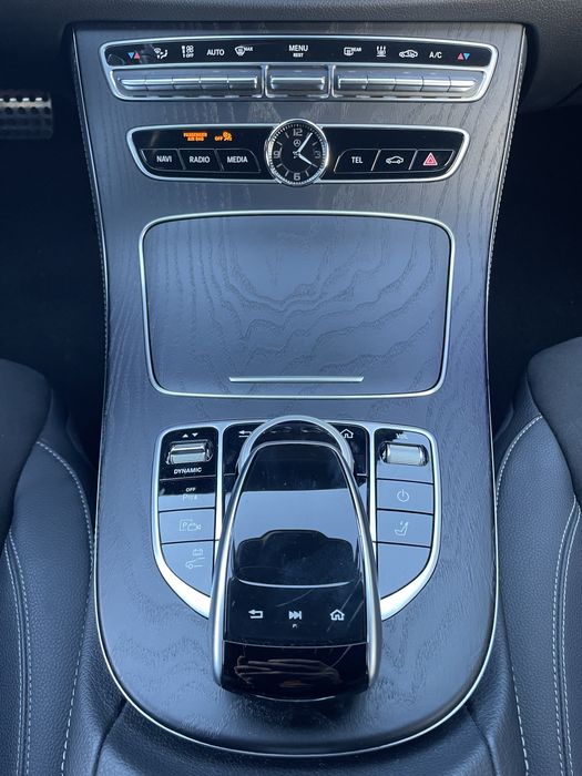 Mercedes-Benz E300de AMG - 2020