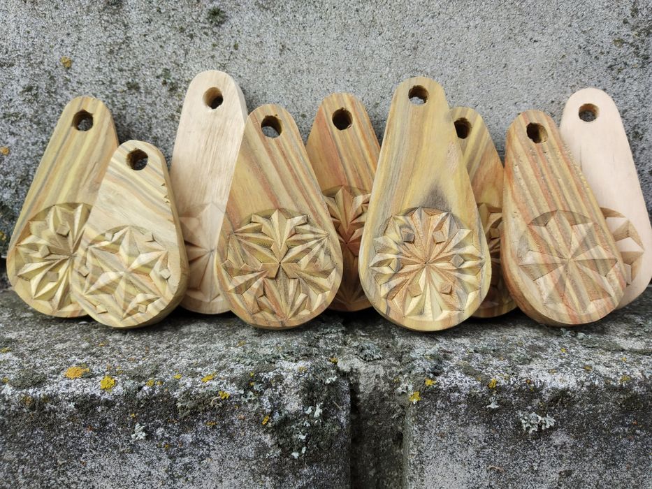 Дерев'яний брелок для ключів ручної роботи