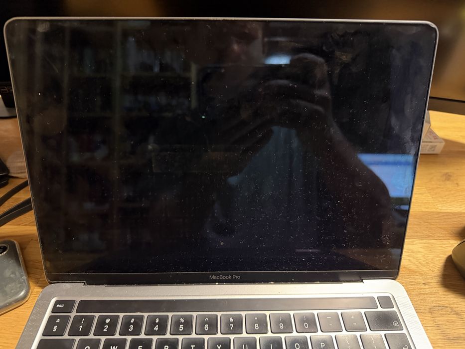 Sprzedam MacBook pro m1