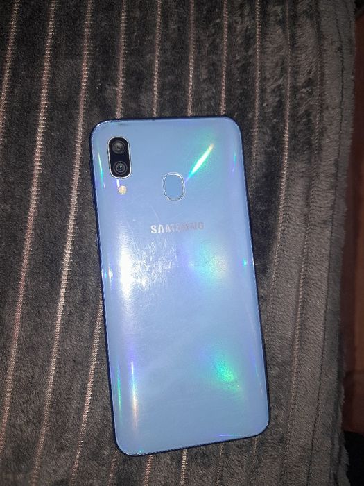 Продам Galalxy A40