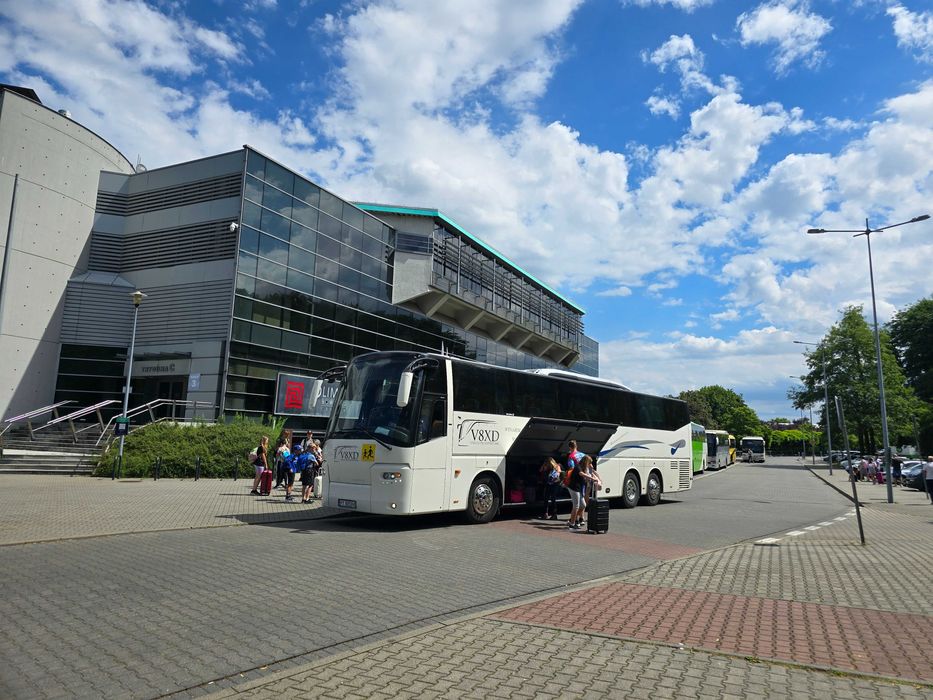 Przewóz osób, wynajem autokarów, autobusów i busów